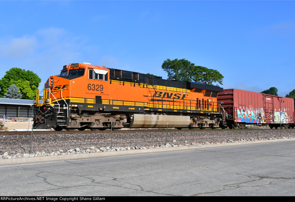 BNSF 6329 Dpu on a H-MEMGAL